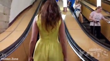 Tanned Beauty's Daring Upskirt Reveal!