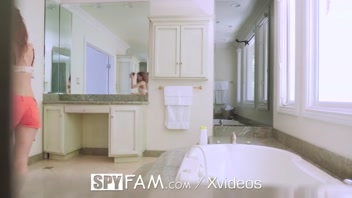 SPYFAM: Step Sis Seduces Step Bro in Steamy Tub Encounter