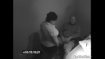 BBW Kneels for Mind-Blowing Oral Action