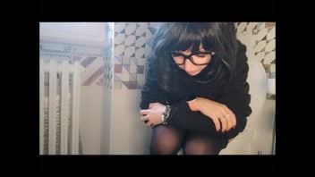 Secretly Filming Chantal on the Toilet—She Has No Idea!