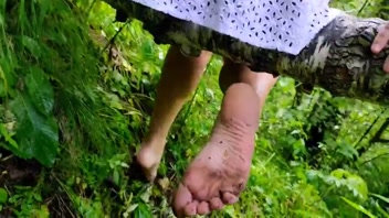 Milf Upskirt Secrets: No Panties, Dirty Soles Exposed!