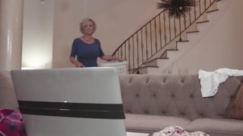 First Time Solo Play! - Emma Hix & Dee Williams