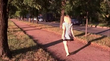 Sexy MILF Upskirt Caught on the Street!